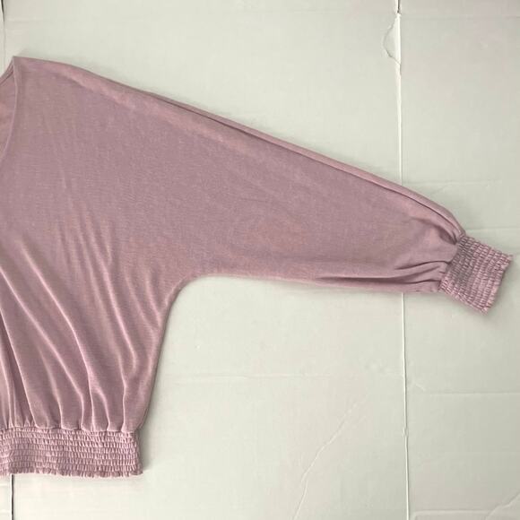 Evereve Layla Lilac Smocked Blouse Womens Size XL Feminine Lightweight Pastel - Picture 4 of 14